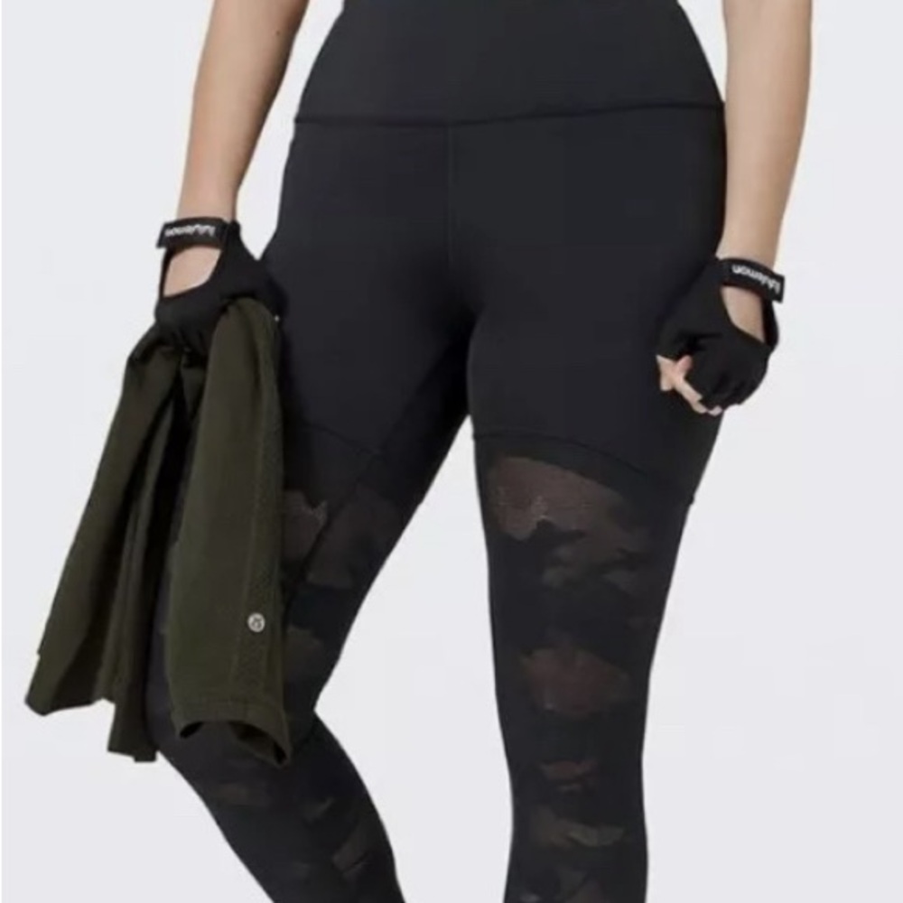 Lululemon Athletica size 6 Pants Leggings Sheer Will High-Rise Tight 28"Camo